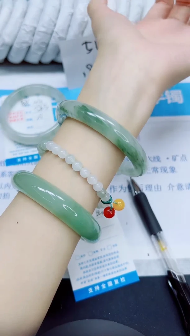 石英质玉手镯未镶嵌45/64