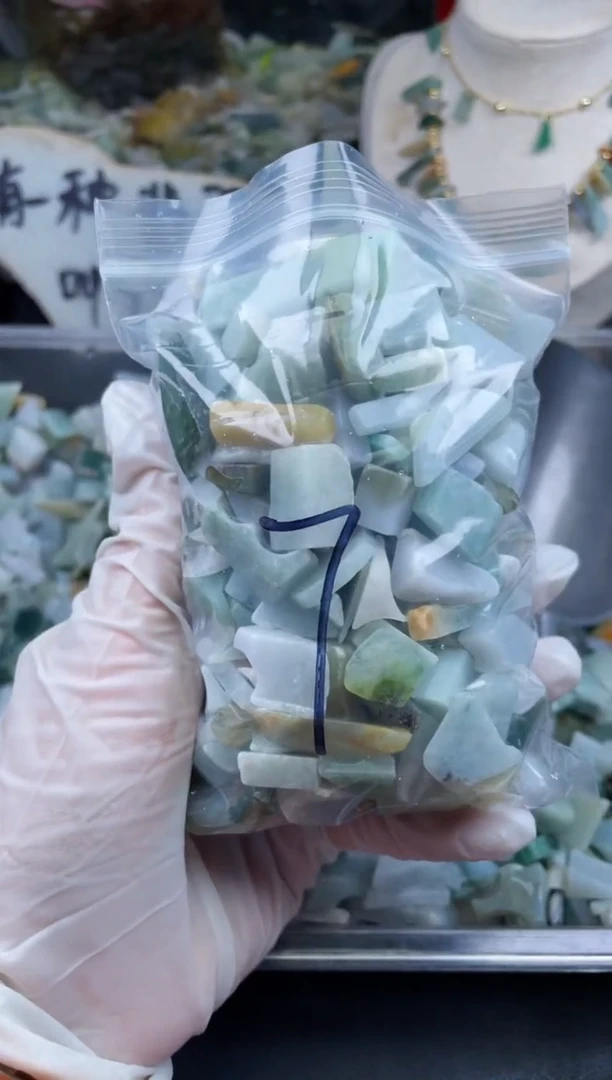 【闪购商品】翡翠颈饰未镶嵌天然翡翠小号500克7