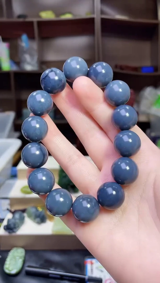 和田玉未镶嵌颈饰1