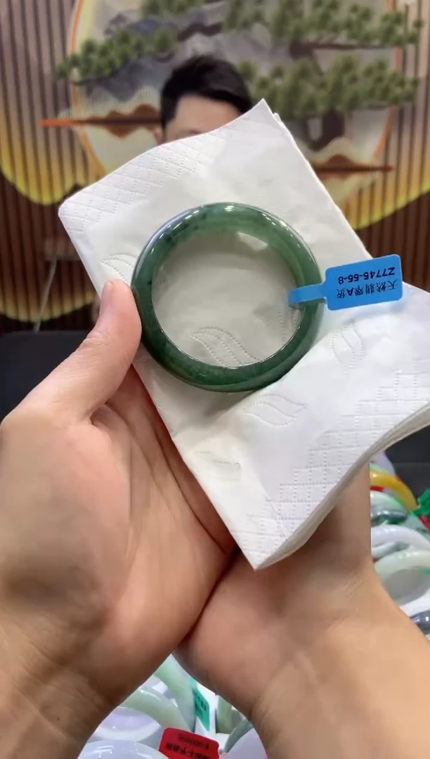 翡翠手镯未镶嵌多人03065