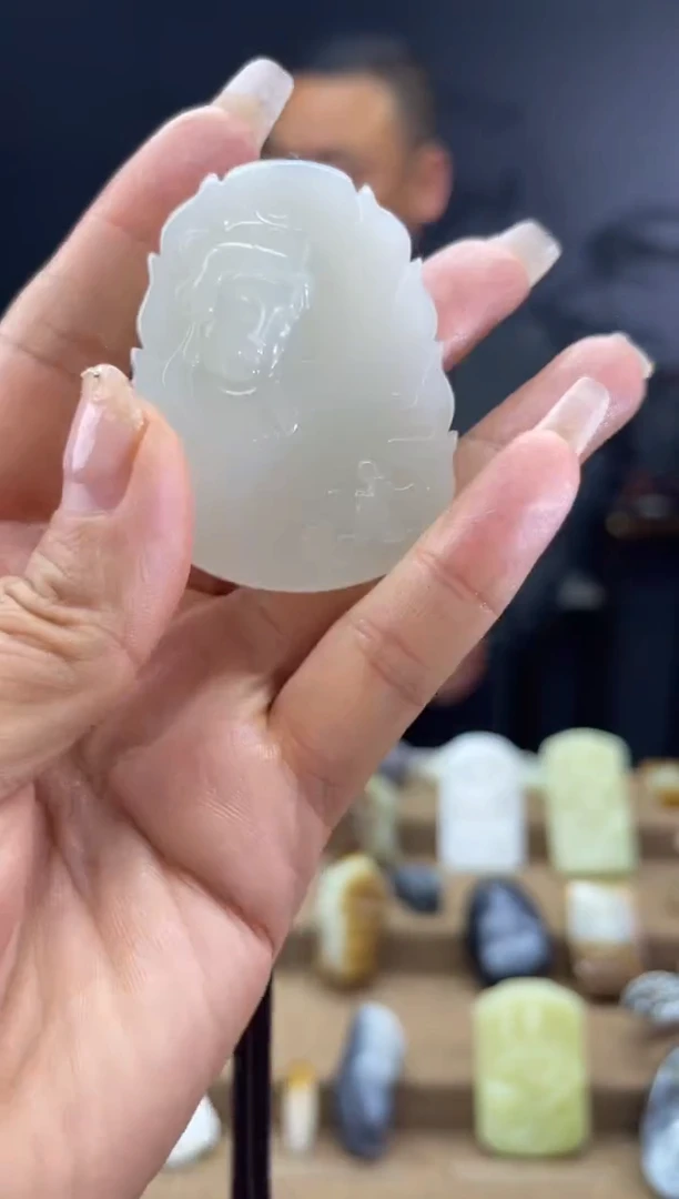 颈饰未镶嵌和田玉1