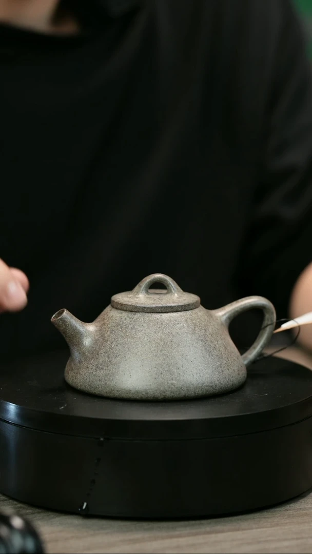 茶壶紫砂桃*居H1684周卓琴段泥水波子冶石瓢