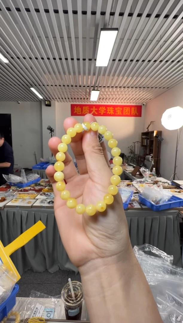 【闪购商品】琥珀手串未镶嵌约7.5mm满蜜蜜蜡圆珠单圈手串