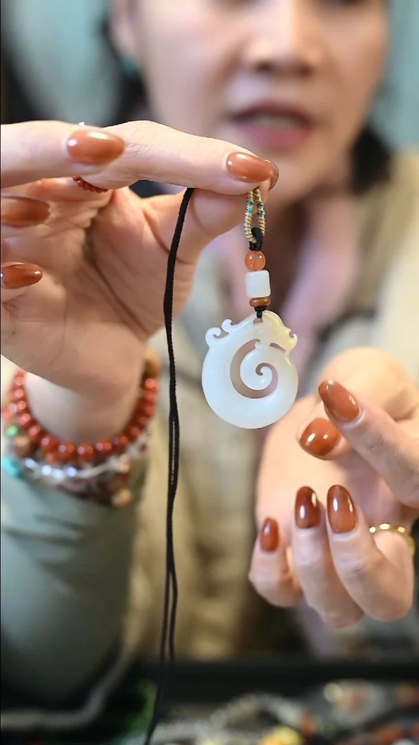 吊坠(赠链)未镶嵌和田玉全量