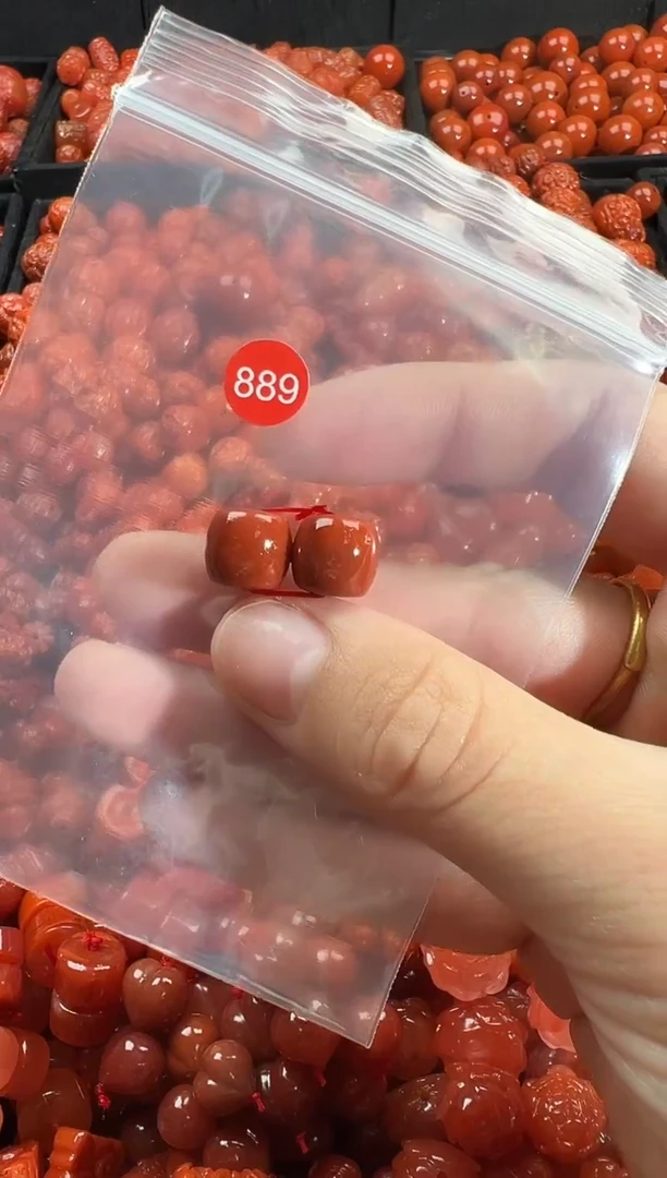 颈饰未镶嵌南红玛瑙1