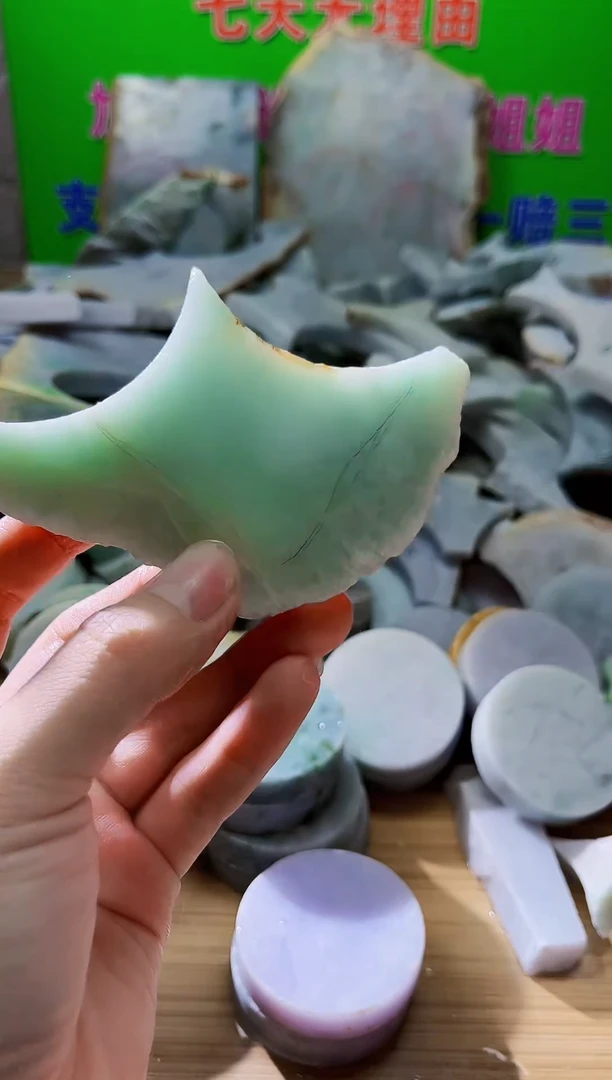 翡翠未镶嵌颈饰天然翡翠A货465