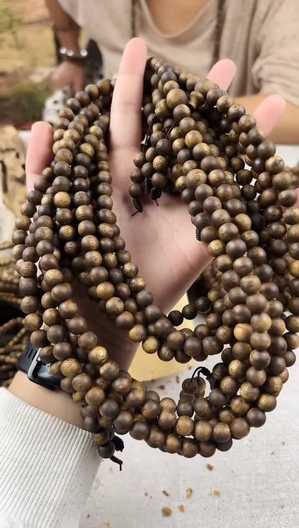 沉香手串奇楠虫漏老料多圈圆珠0.8多样性发一条 宠粉福利