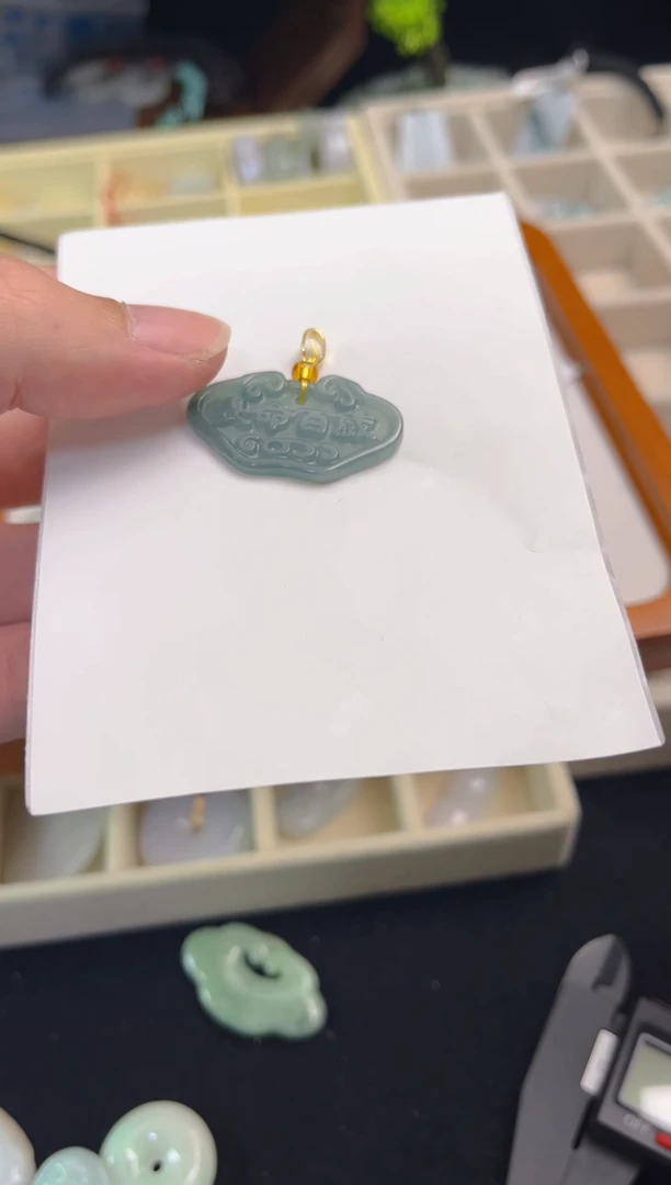 翡翠未镶嵌颈饰天然翡翠