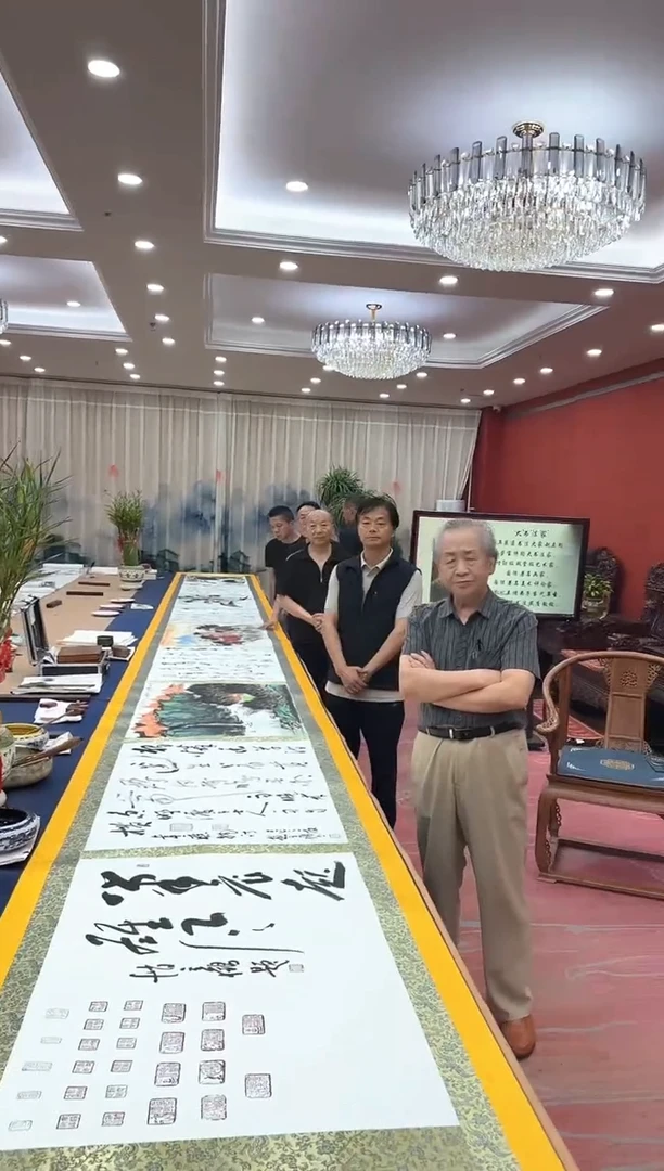 书法赵立鹤贺文忠刘合文王定奎祁传华陈纯明合作十米长一米宽金卷