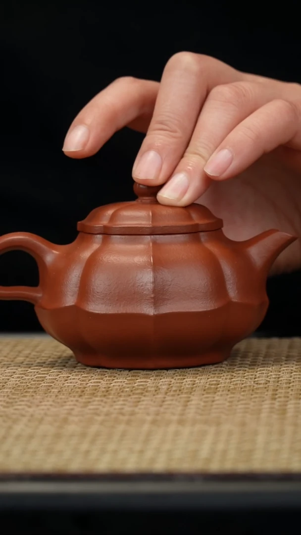 【闪购商品】紫砂茶壶生砂朱泥合菱仙子