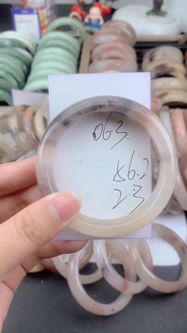 未镶嵌手镯石英质玉063