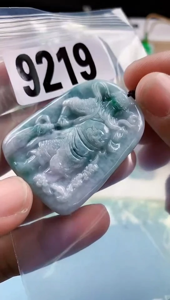 【闪购商品】翡翠挂件未镶嵌天然翡翠吊坠挂件