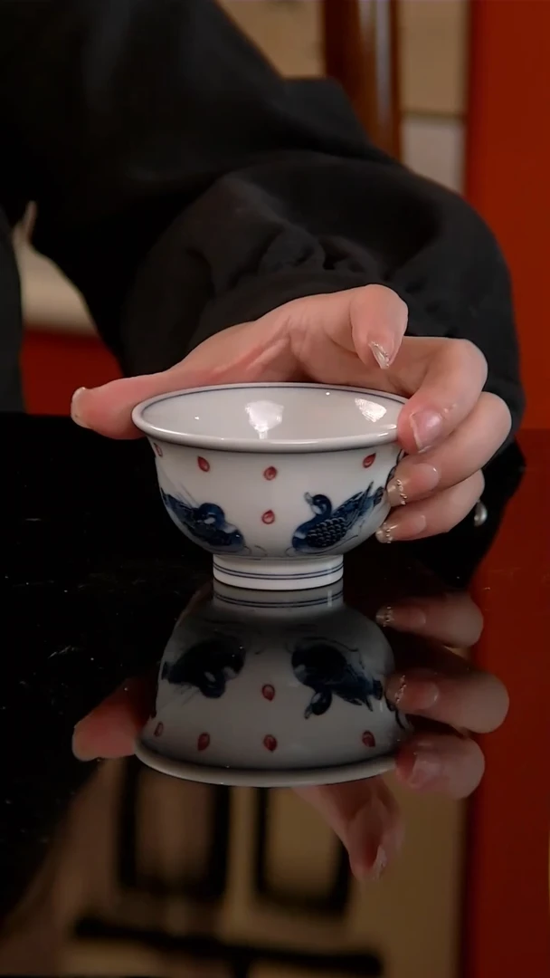 刻画堂青花釉里红鸭先知压手杯