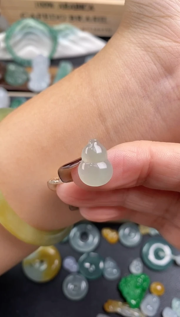 颈饰未镶嵌翡翠葫芦