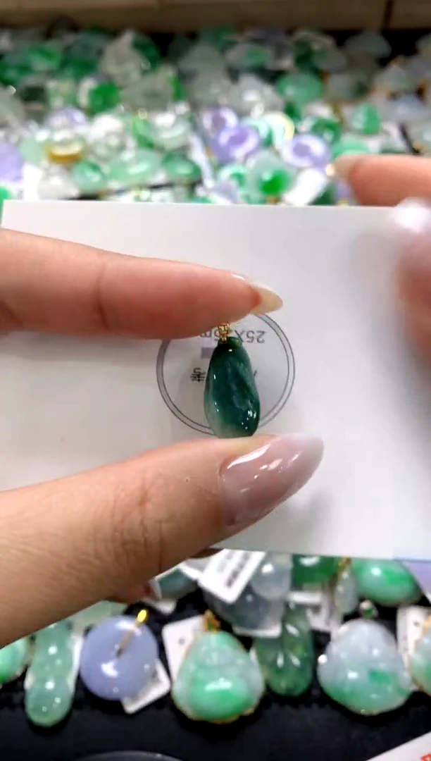 颈饰18K金镶嵌翡翠11111111111111111