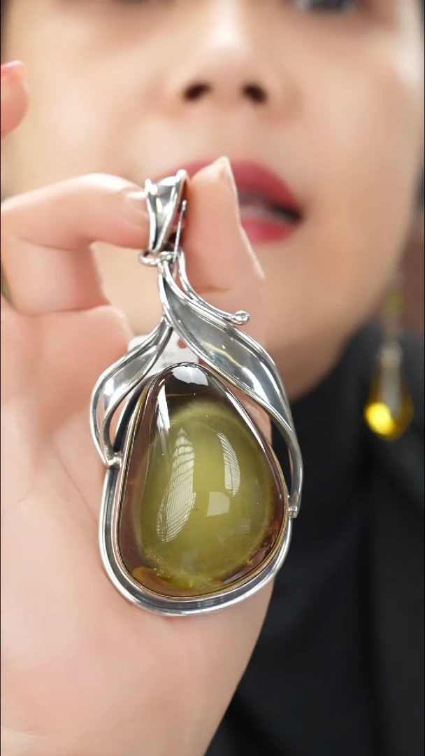 琥珀颈饰未镶嵌特色蜜蜡吊坠
