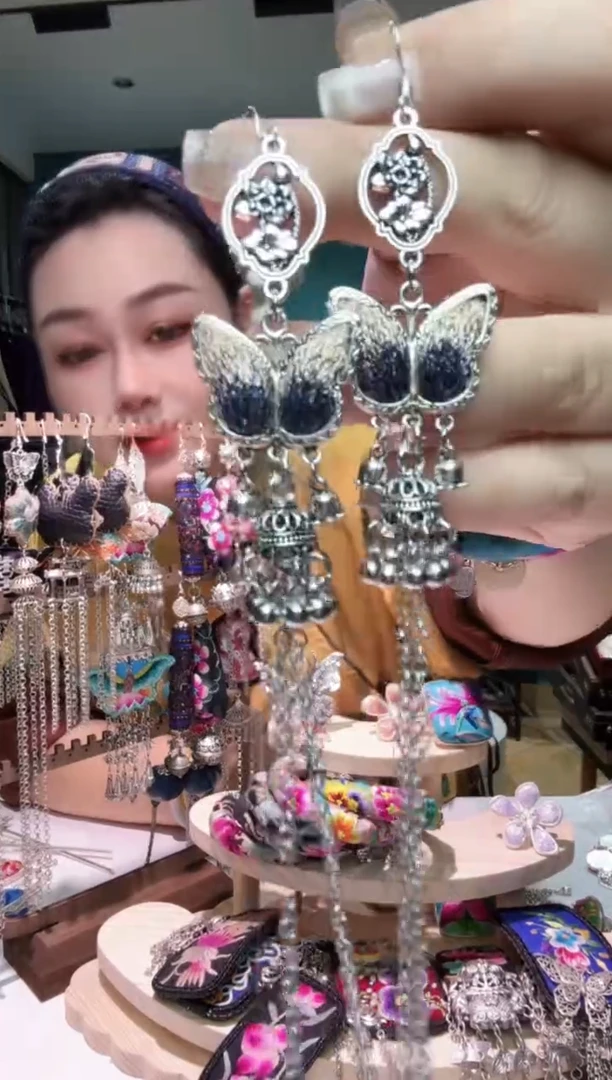 刺绣纯手工苗绣非遗耳环