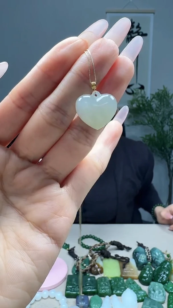 吊坠(不含链)18K金镶嵌和田玉1