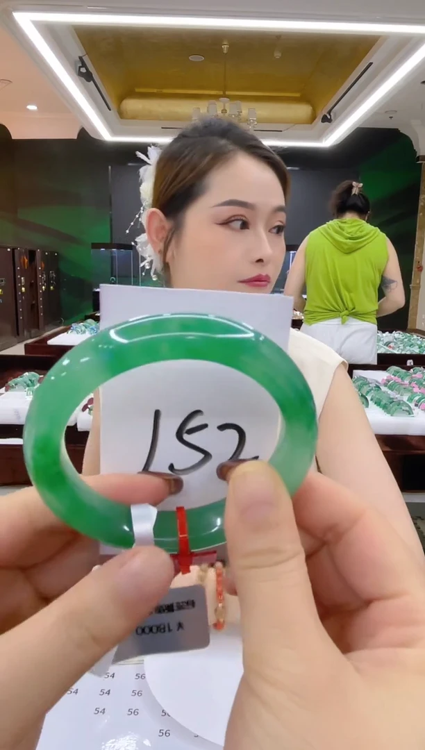 石英质玉（非洲翠）手镯未镶嵌天然冰飘花