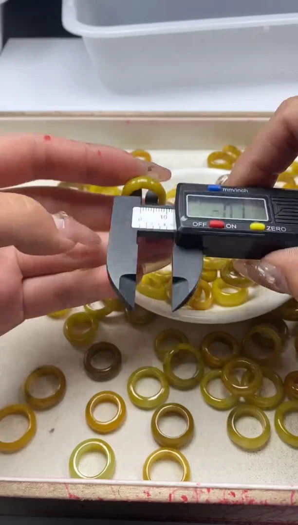 【闪购商品】翡翠颈饰未镶嵌x1072翡翠黄翡大跑环*1个