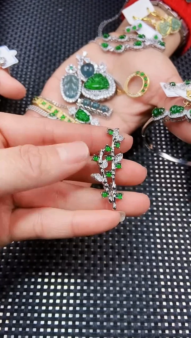 【闪购商品】翡翠吊坠(不含链)未镶嵌111111111