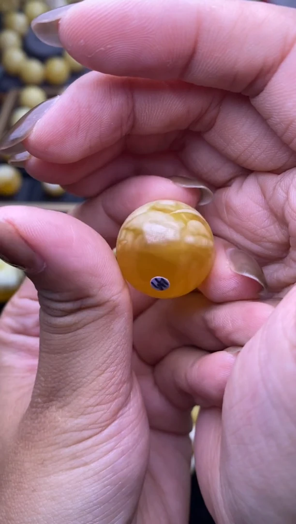 裸石琥珀未镶嵌大小姐主播号