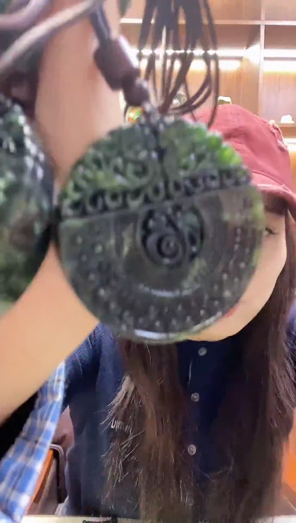 未镶嵌蛇纹石玉吊坠多样性发其中之一