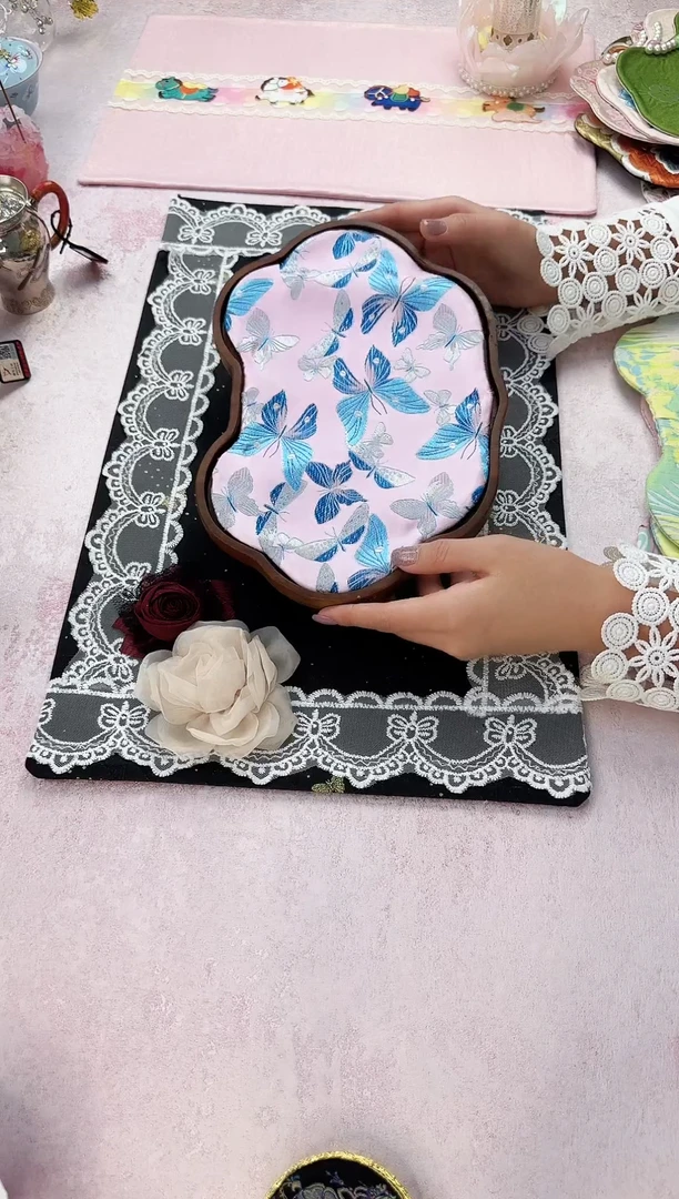 26粉地蝴蝶如意茶席