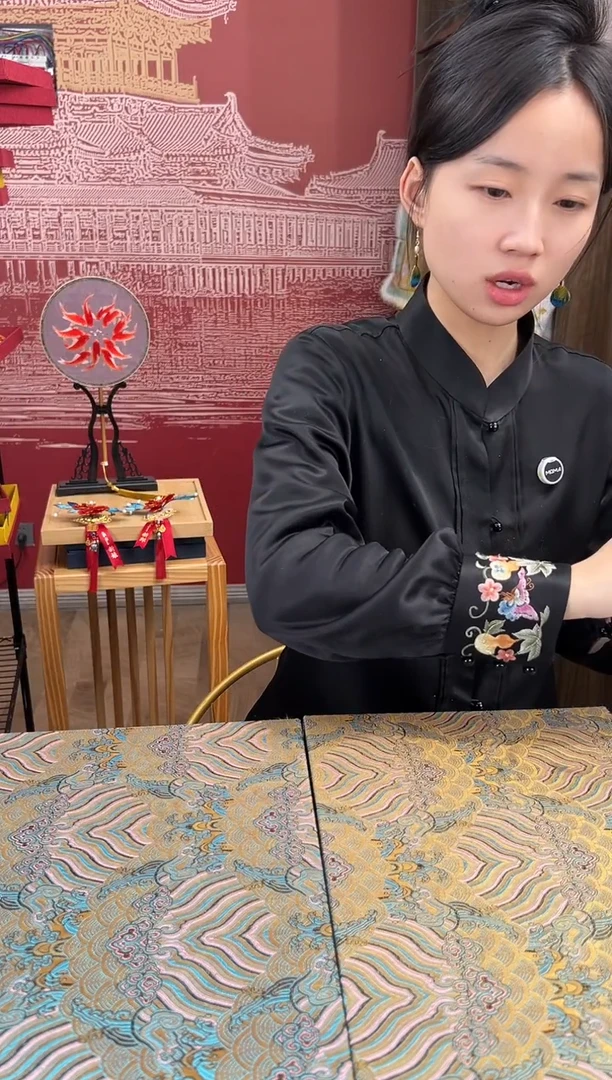 【闪购商品】刺绣L 苏绣手工刺绣100桑蚕丝衬衫