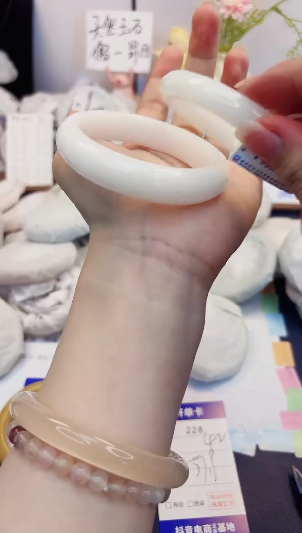 【闪购商品】石英质玉手镯未镶嵌228-财气镯-圈口57