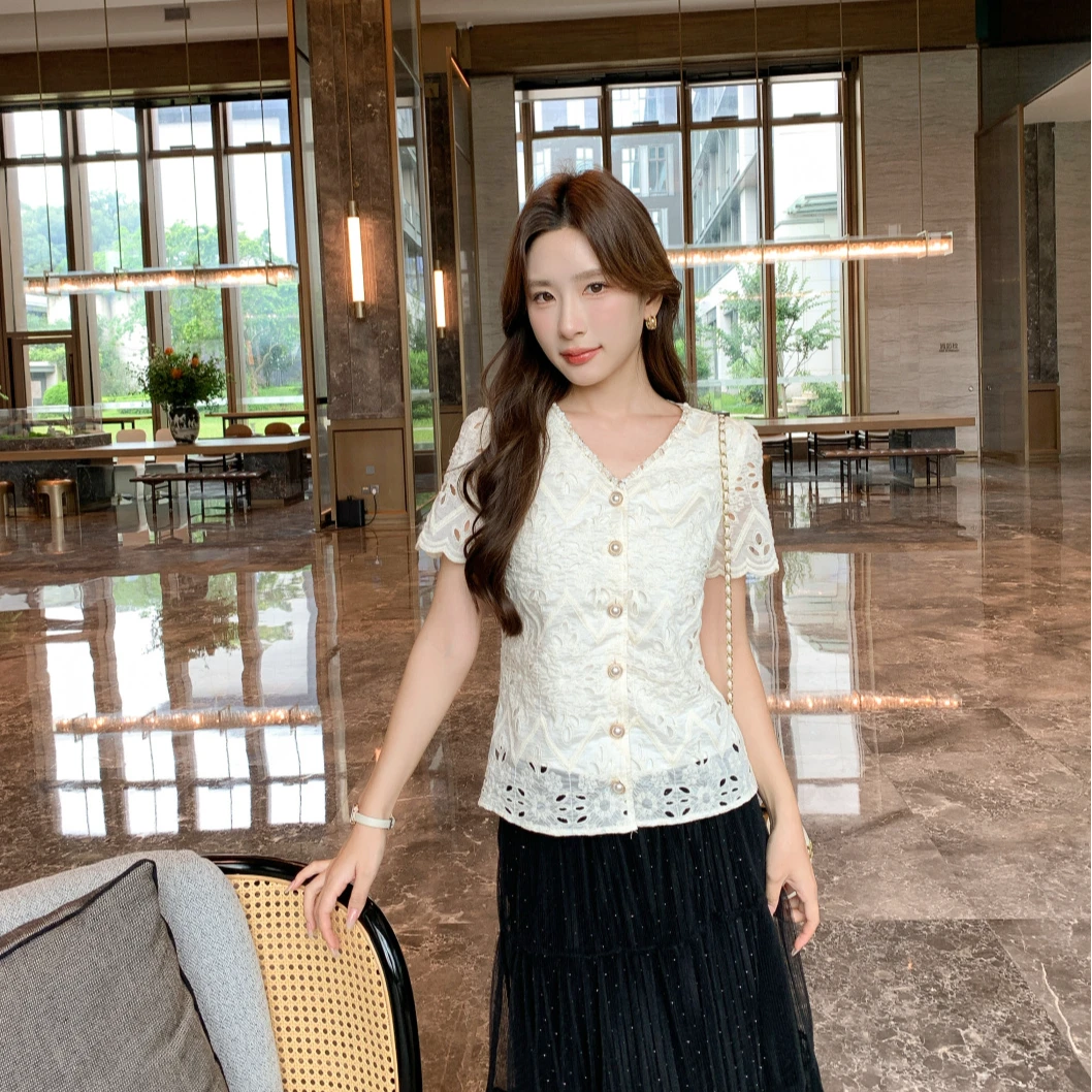 奢姿大码女装2025夏装新款胖妹妹V领波西米亚风织带刺绣短袖衬衫