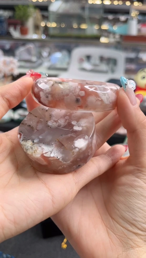 未镶嵌手镯石英质玉六*六圈口 （赠品镯心）