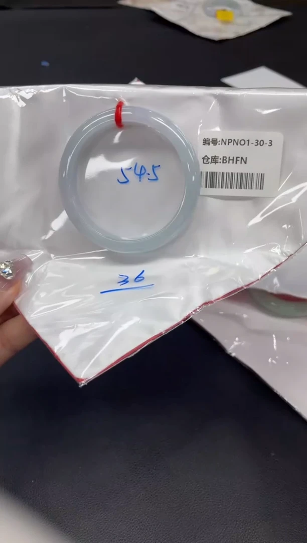 未镶嵌手镯翡翠翡翠手镯