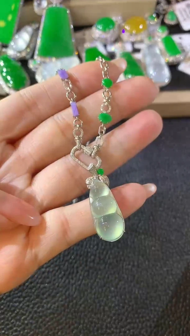 套链18K金镶嵌翡翠C109