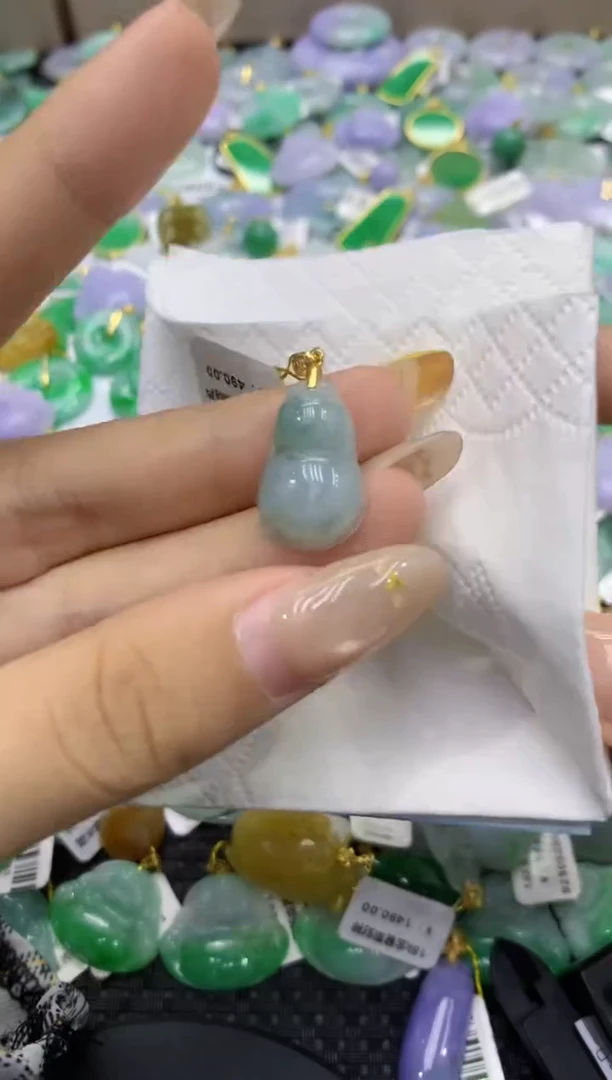 颈饰未镶嵌翡翠天然缅甸翡翠A货