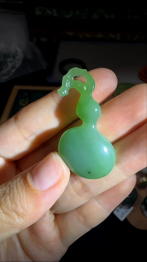 吊坠(赠链)未镶嵌和田玉和田玉葫芦吊坠