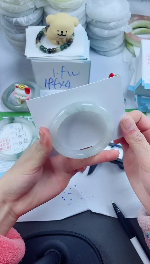 【闪购商品】石英质玉手镯未镶嵌722-52.4