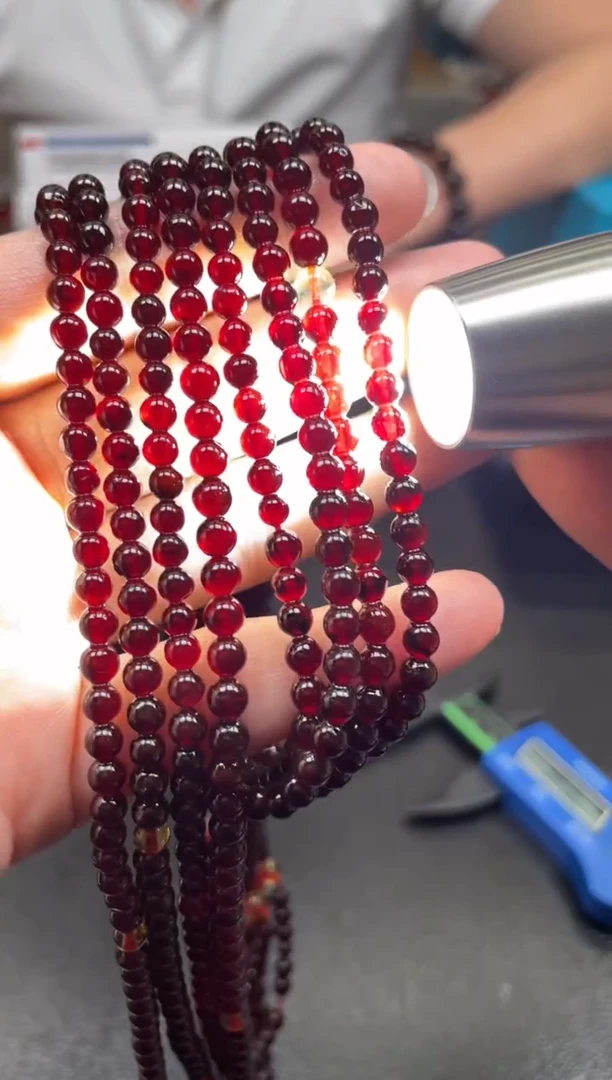 未镶嵌颈饰琥珀-29HDJT0162330多样性发其一