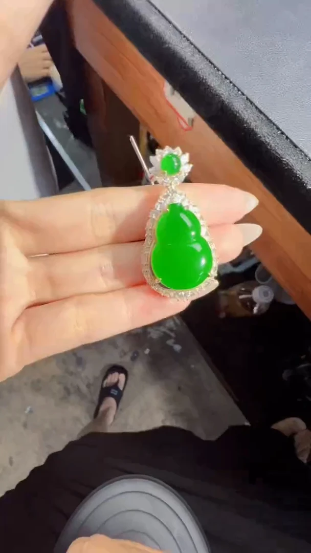 未镶嵌定制翡翠翡翠A货有轻微色差属于正常现象，葫芦多样性发货1
