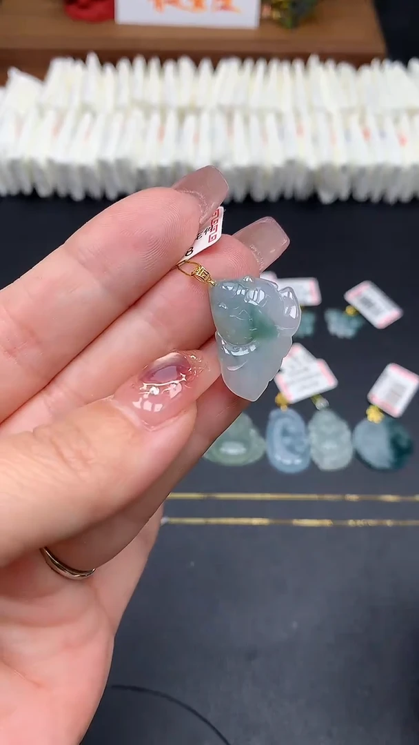 翡翠18K金镶嵌吊坠(不含链)MS186477