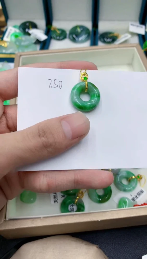 颈饰未镶嵌翡翠111111