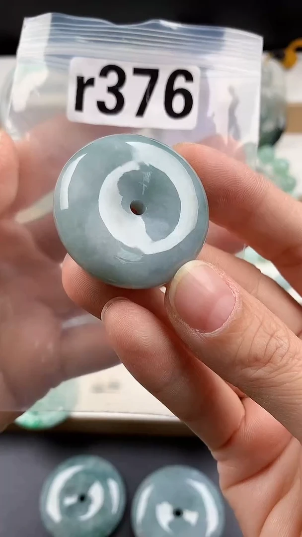 颈饰未镶嵌翡翠天然翡翠吊坠挂件