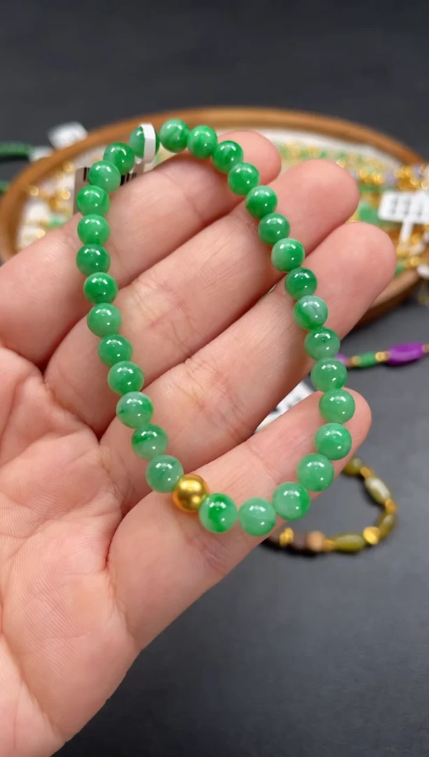 套链足金镶嵌翡翠一个  P199