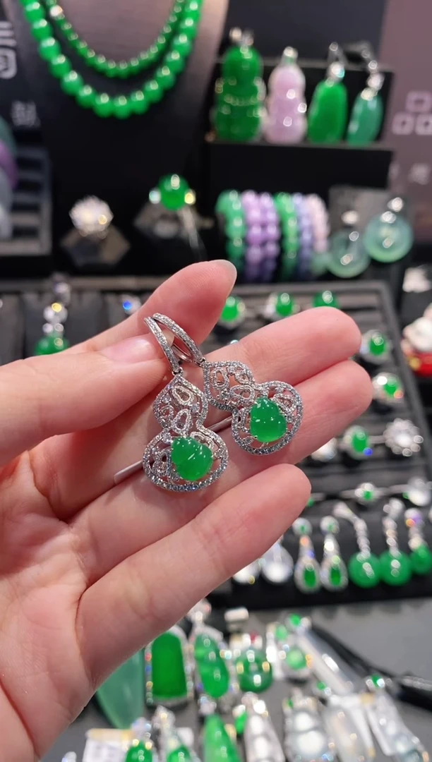 18K金镶嵌翡翠耳坠葫芦耳坠5212912