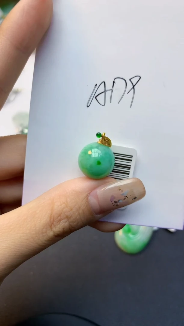 颈饰18K金镶嵌翡翠纯天然A货翡翠百元以上9元证书费自理