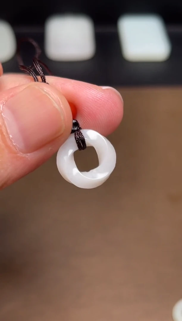 和田玉未镶嵌颈饰2