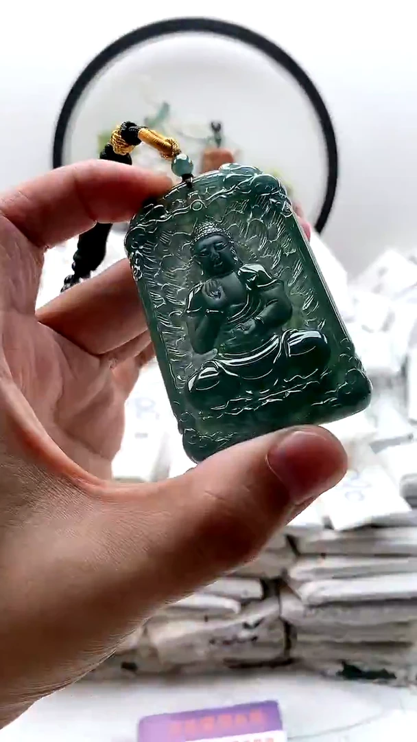 颈饰未镶嵌翡翠阿弥陀佛