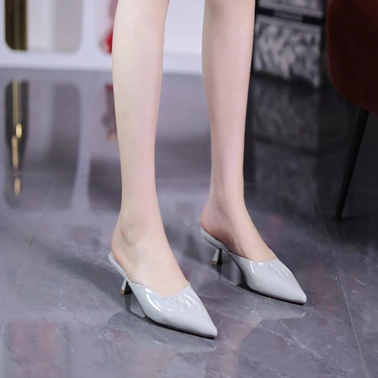 4cm小跟外穿尖头浅口软皮高跟包头半拖女2025新款细跟穆勒鞋凉拖