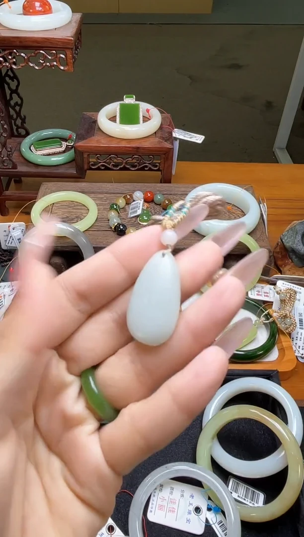 吊坠(不含链)未镶嵌和田玉新疆米达 随形