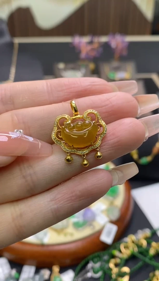 【闪购商品】翡翠颈饰18K金镶嵌净货13158